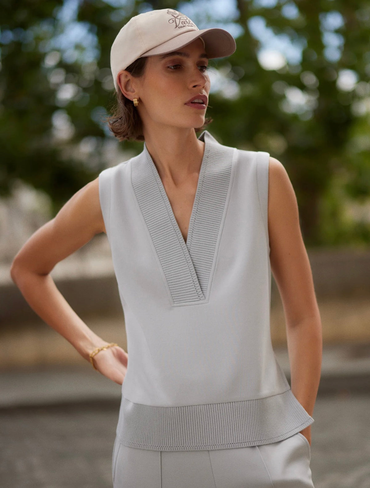 Freida V-Neck Clay Blue Tank