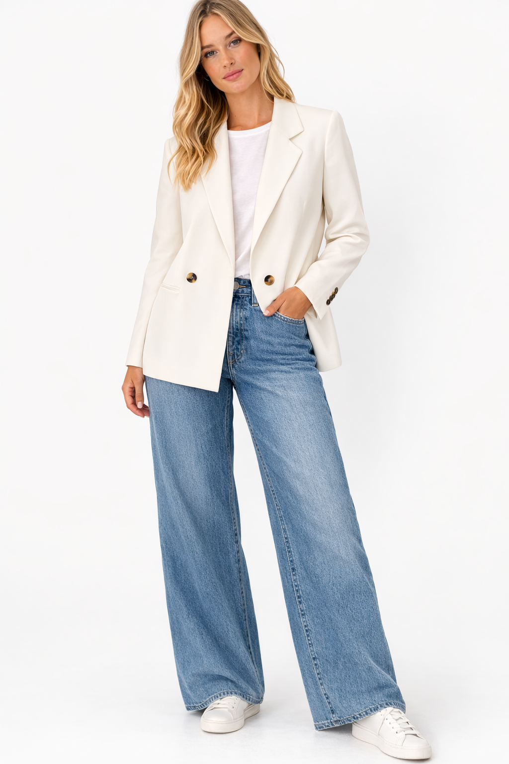 The Raisa White Blazer